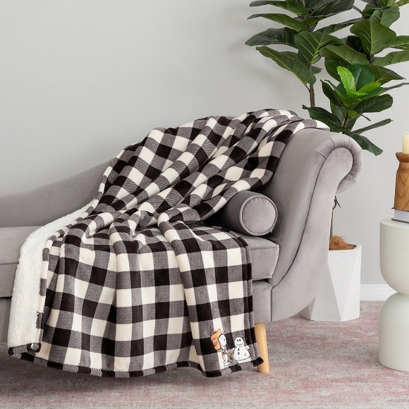 Peanuts Snoopy Throw Blanket - Picture 5 of 11